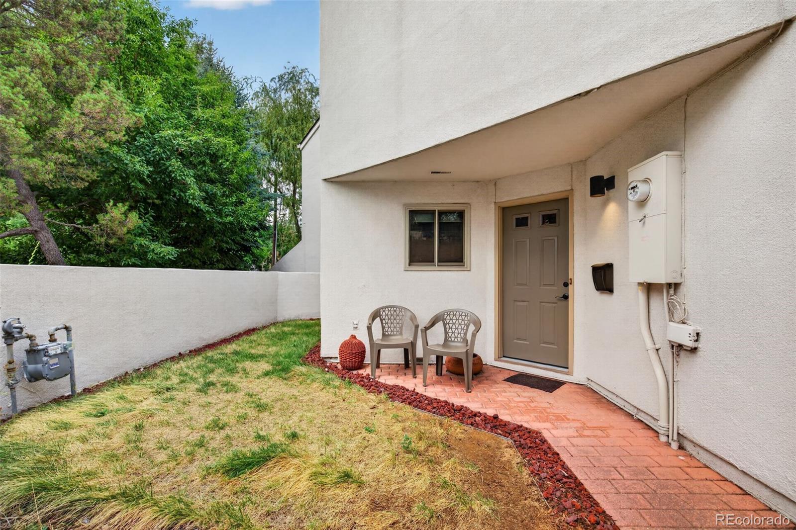 102 Creekside Lane