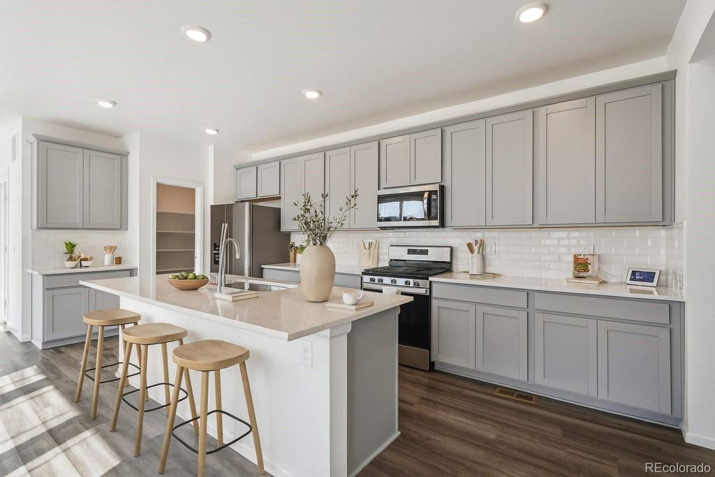 Photo of 17659 E Iron Ore Avenue, Parker, CO 80134 (MLS # 5229335)