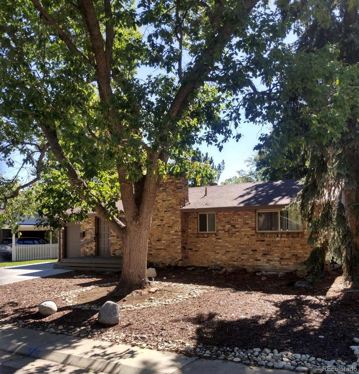 3488 W Alamo Avenue