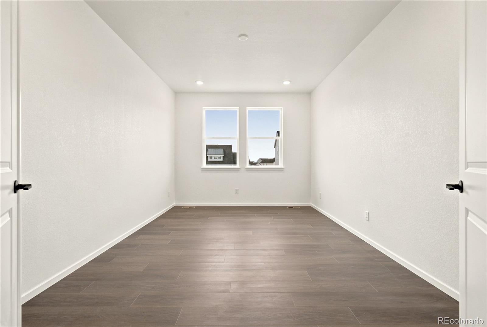 713 Pershing Point