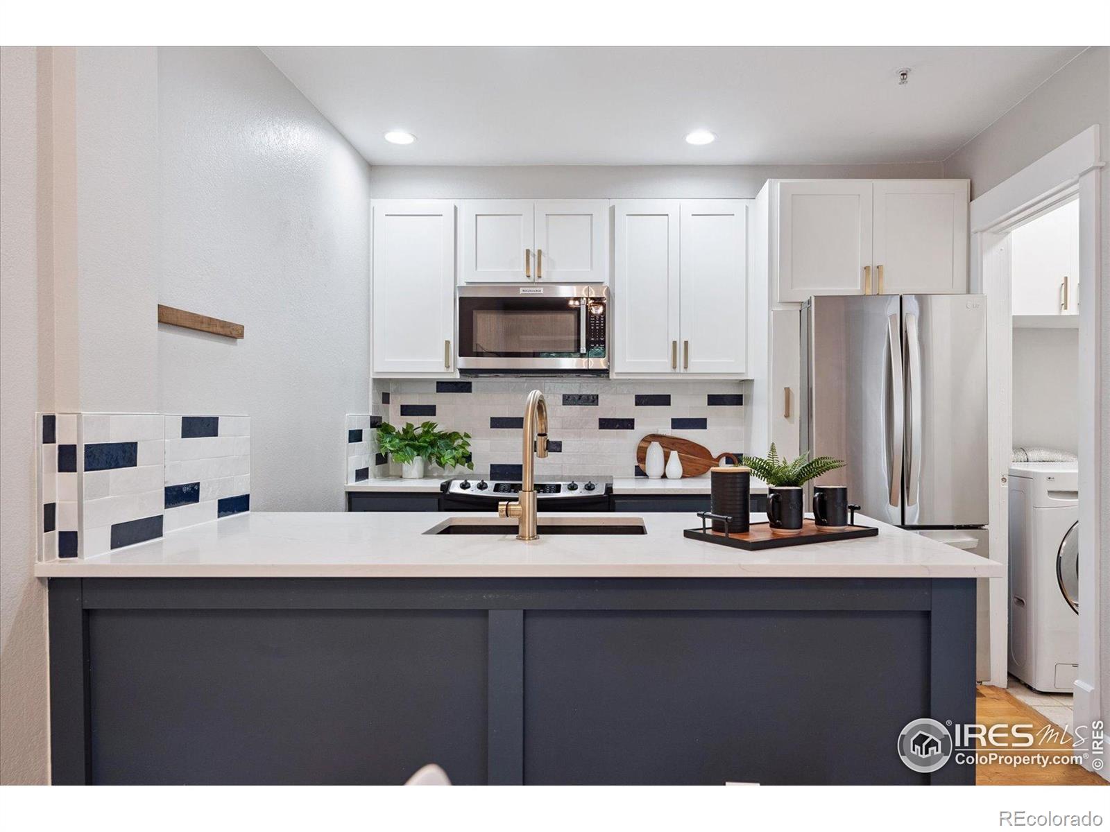 2201 Pearl Street 2