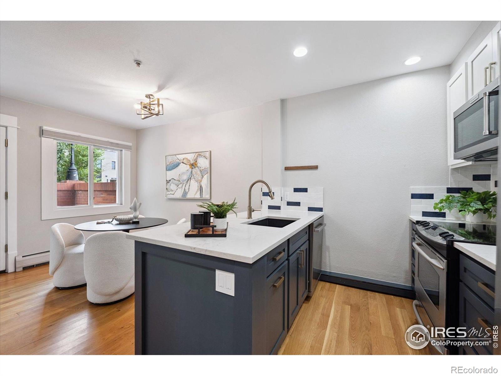 2201 Pearl Street 2