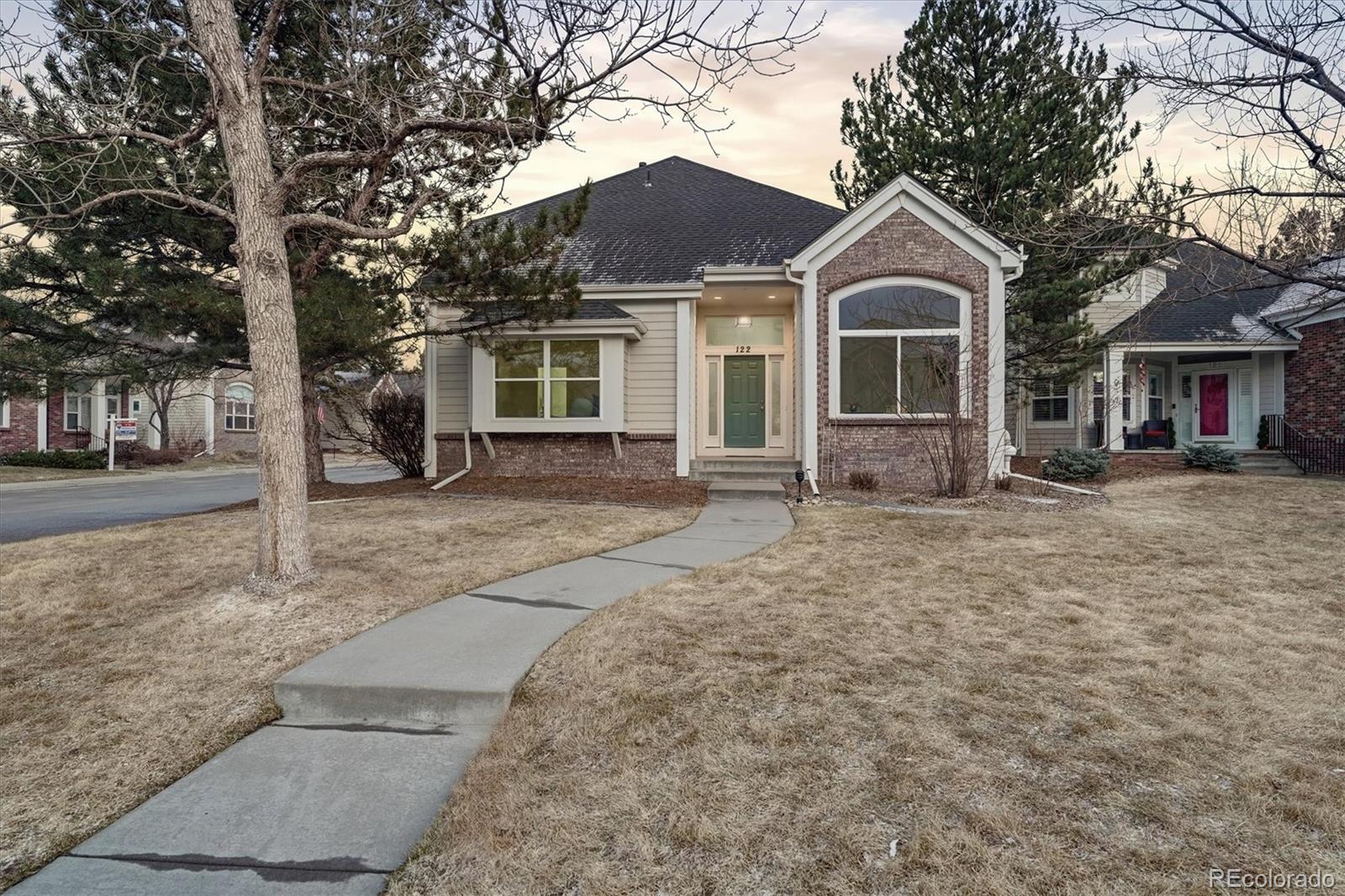 1011 S Valentia Street 122