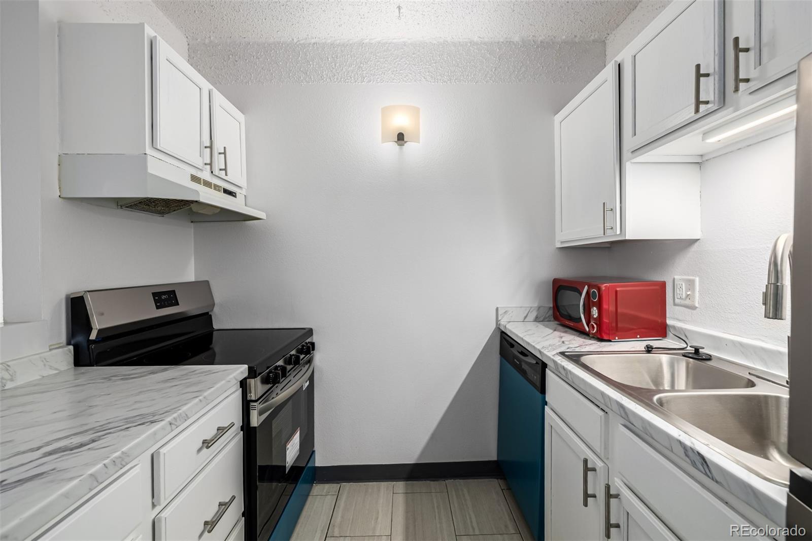 1265 Race Street 208