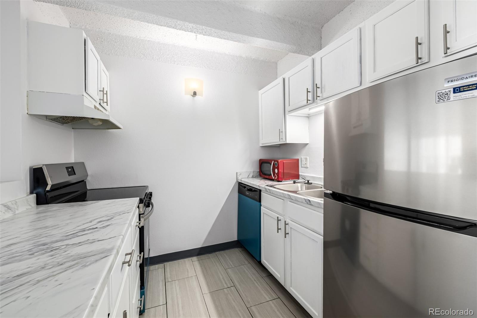 1265 Race Street 208