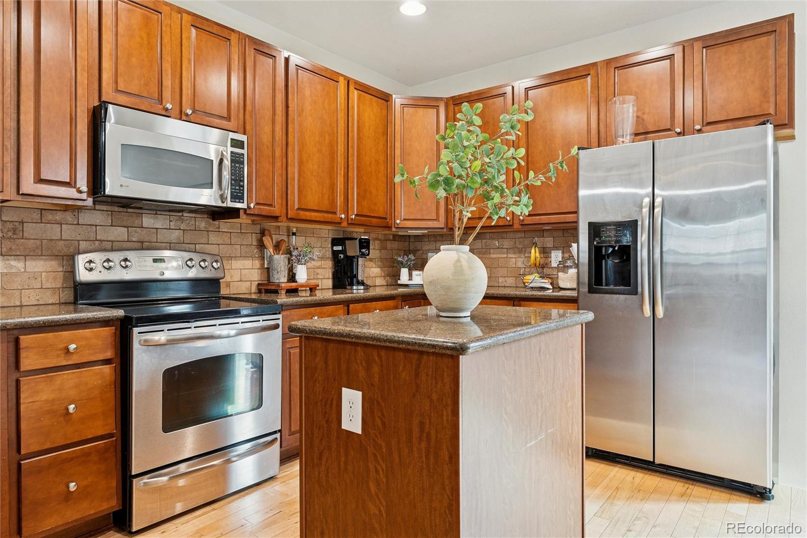 22735 E Ottawa Place