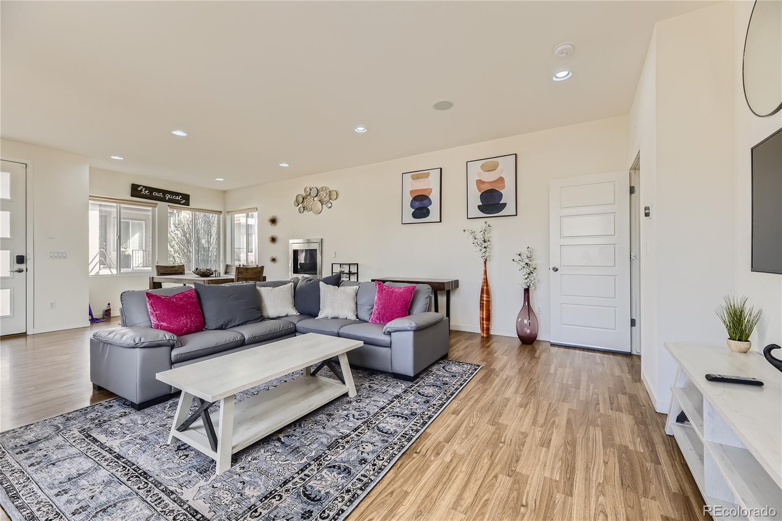 9821 Dunning Circle