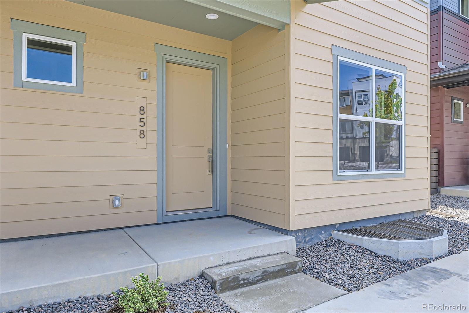 858 Promenade Drive