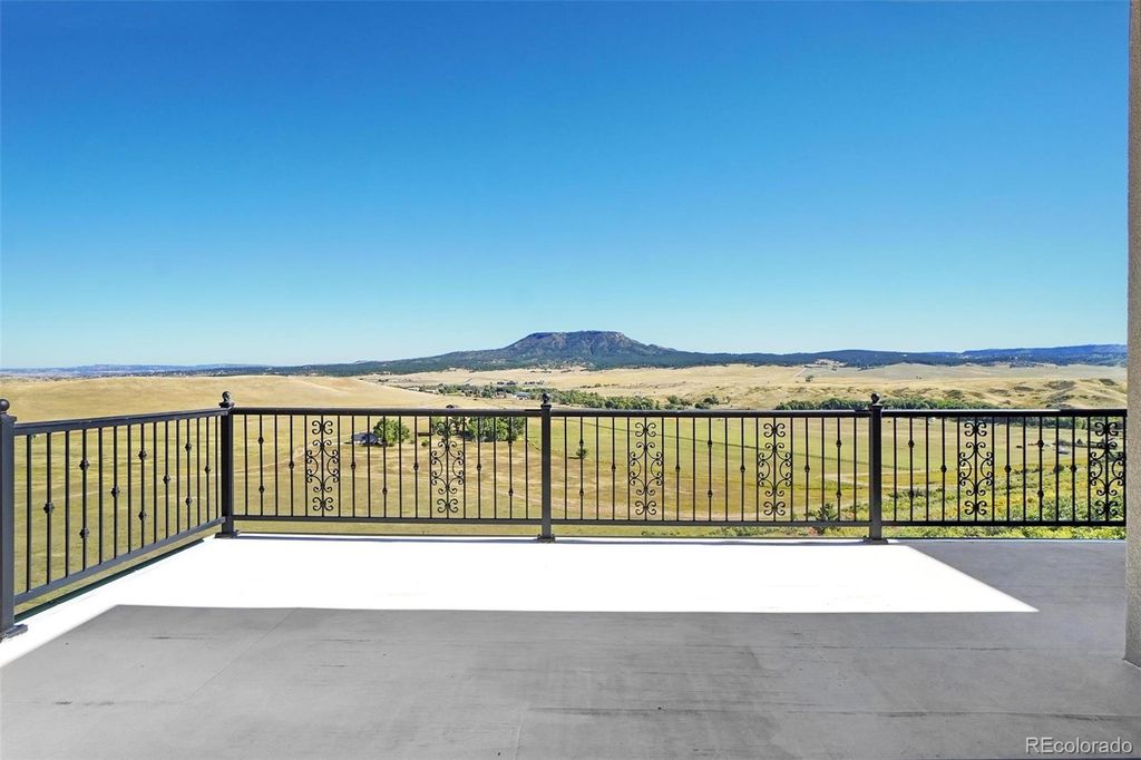 Photo of 5585 Country Club Drive, Larkspur, CO 80118 (MLS # 2210732)