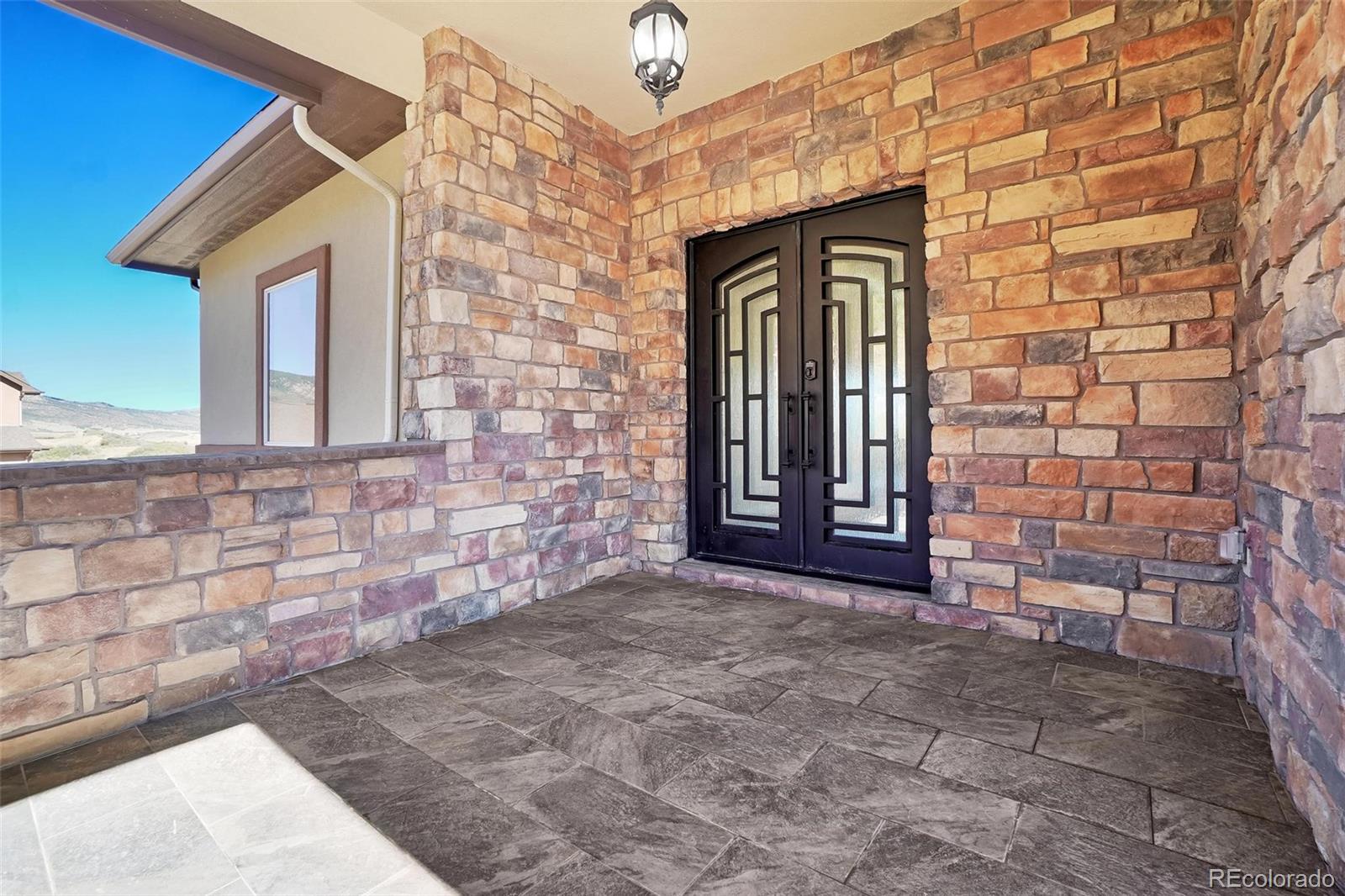 5585 Country Club Drive
