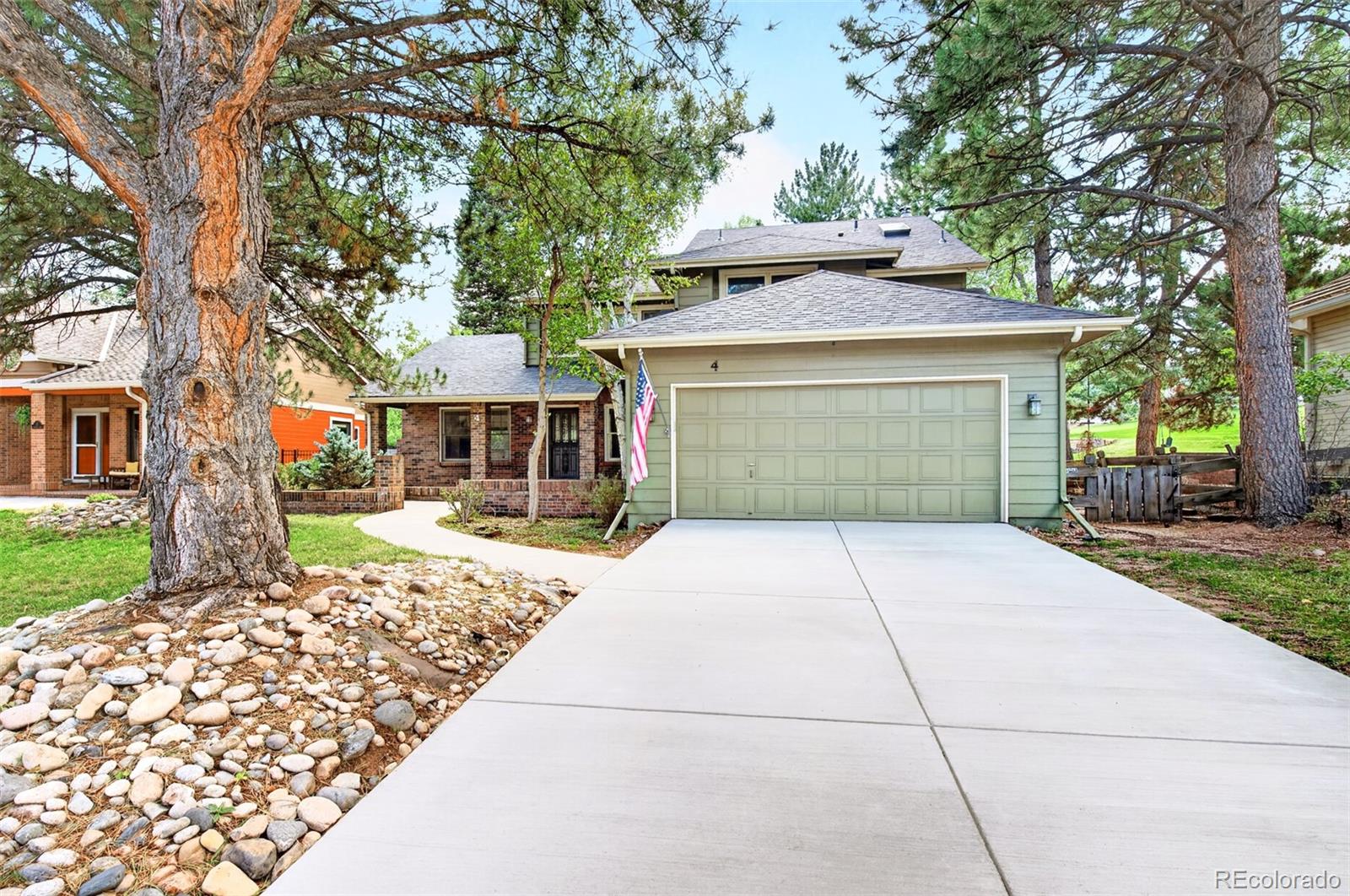 4 Oakmont Lane