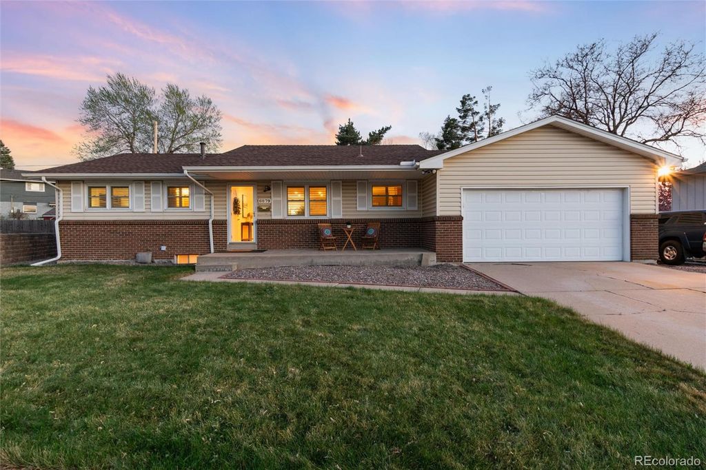 Photo of 6879 S Roslyn Circle, Centennial, CO 80112 (MLS # 1779352)