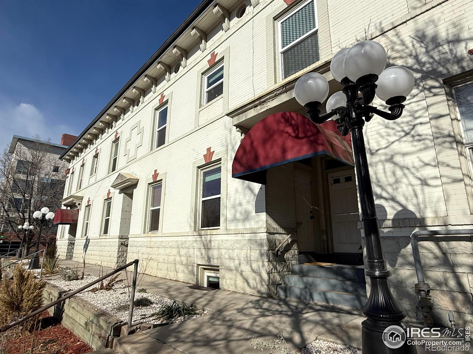 610 N Logan Street 7