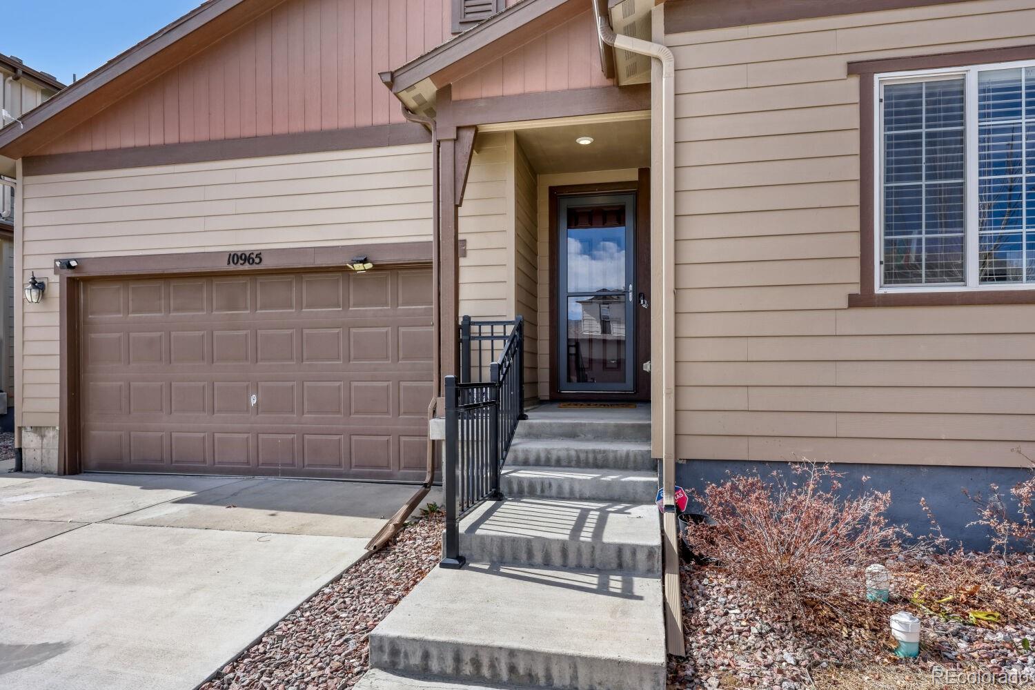 10965 Hayloft Street