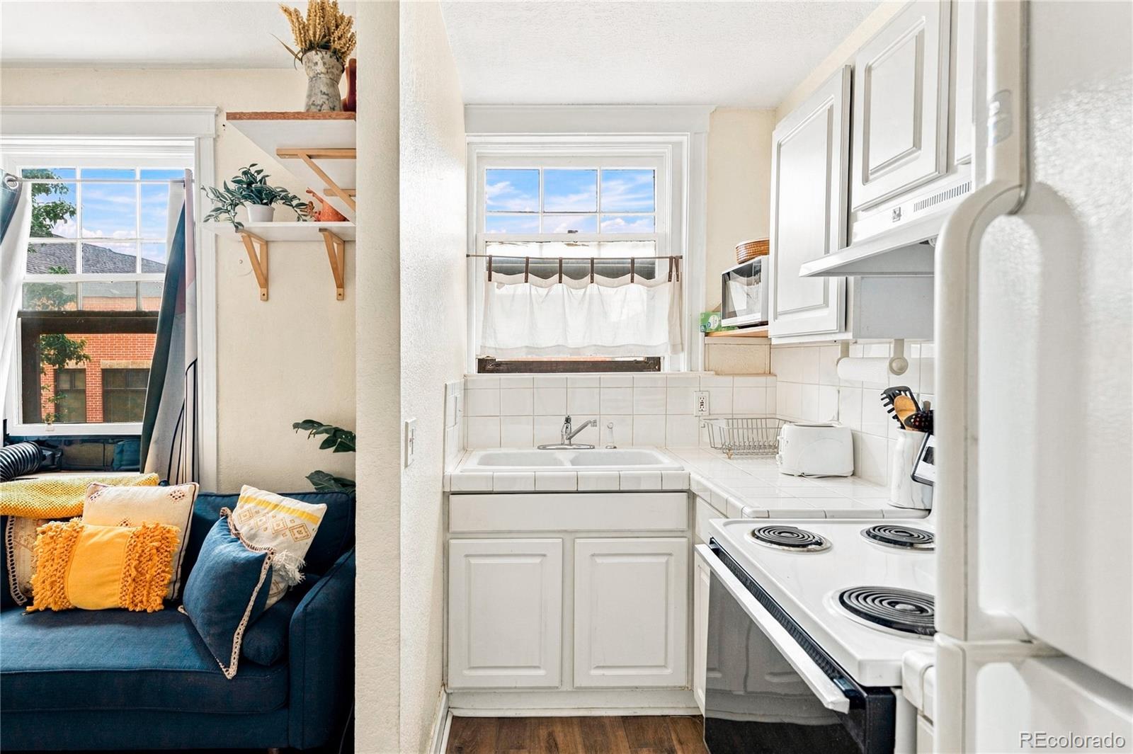 215 E 11th Avenue C9