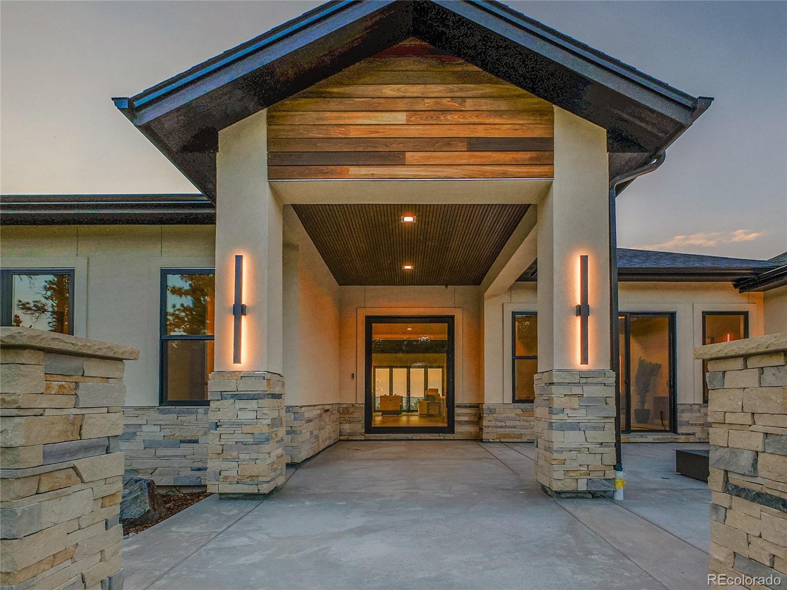 1555 Arrowpoint Court