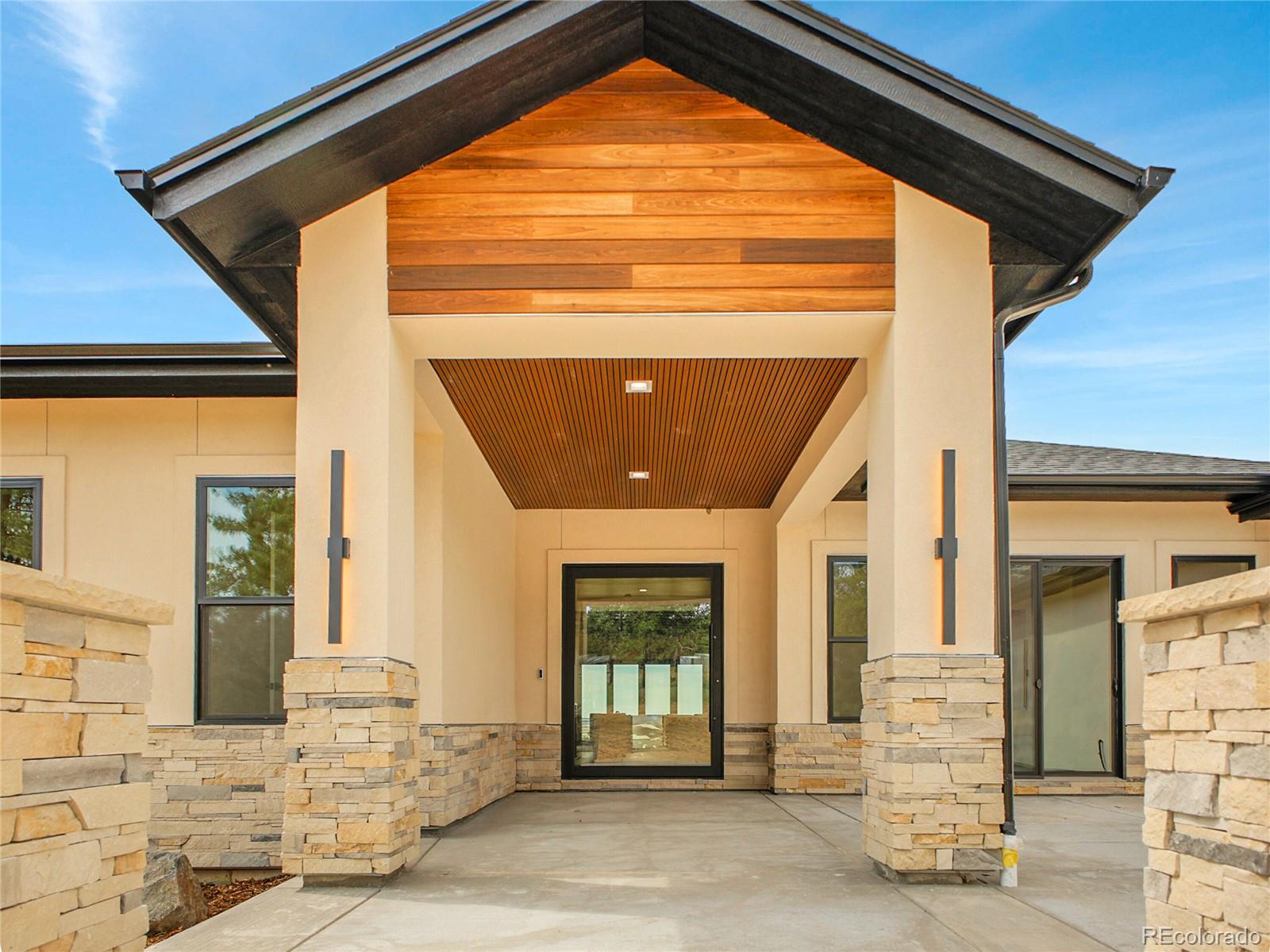 1555 Arrowpoint Court