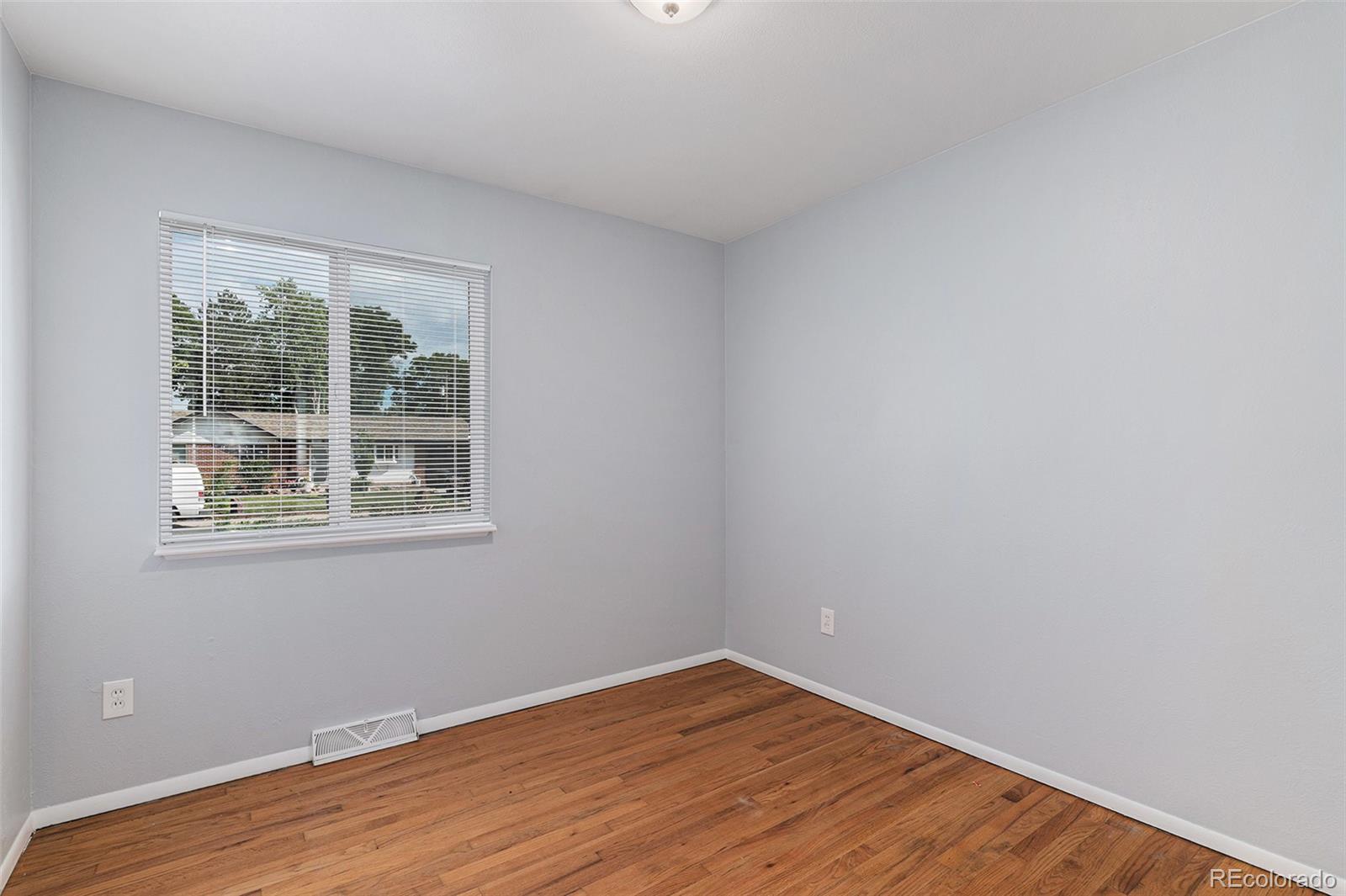 867 S Grape Street