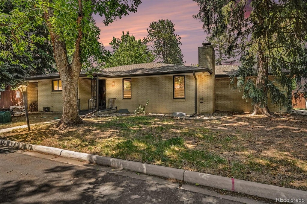 Photo of 8550 W 10th Avenue, Lakewood, CO 80215 (MLS # 7925152)