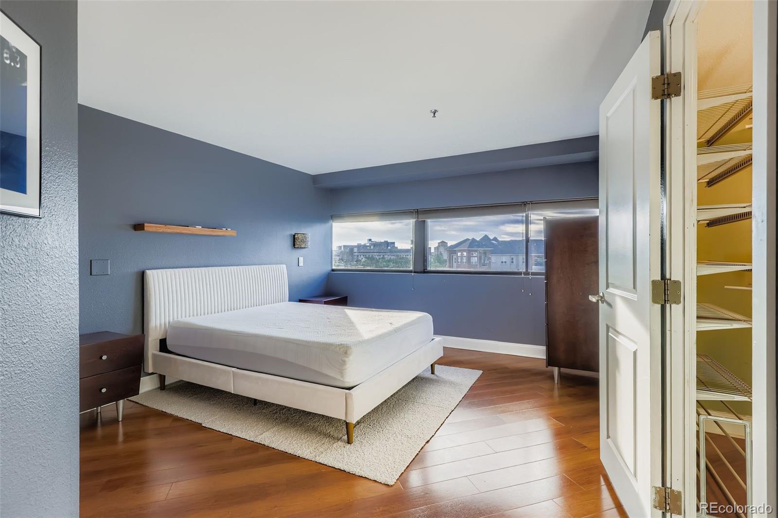 100 Park Avenue W 606