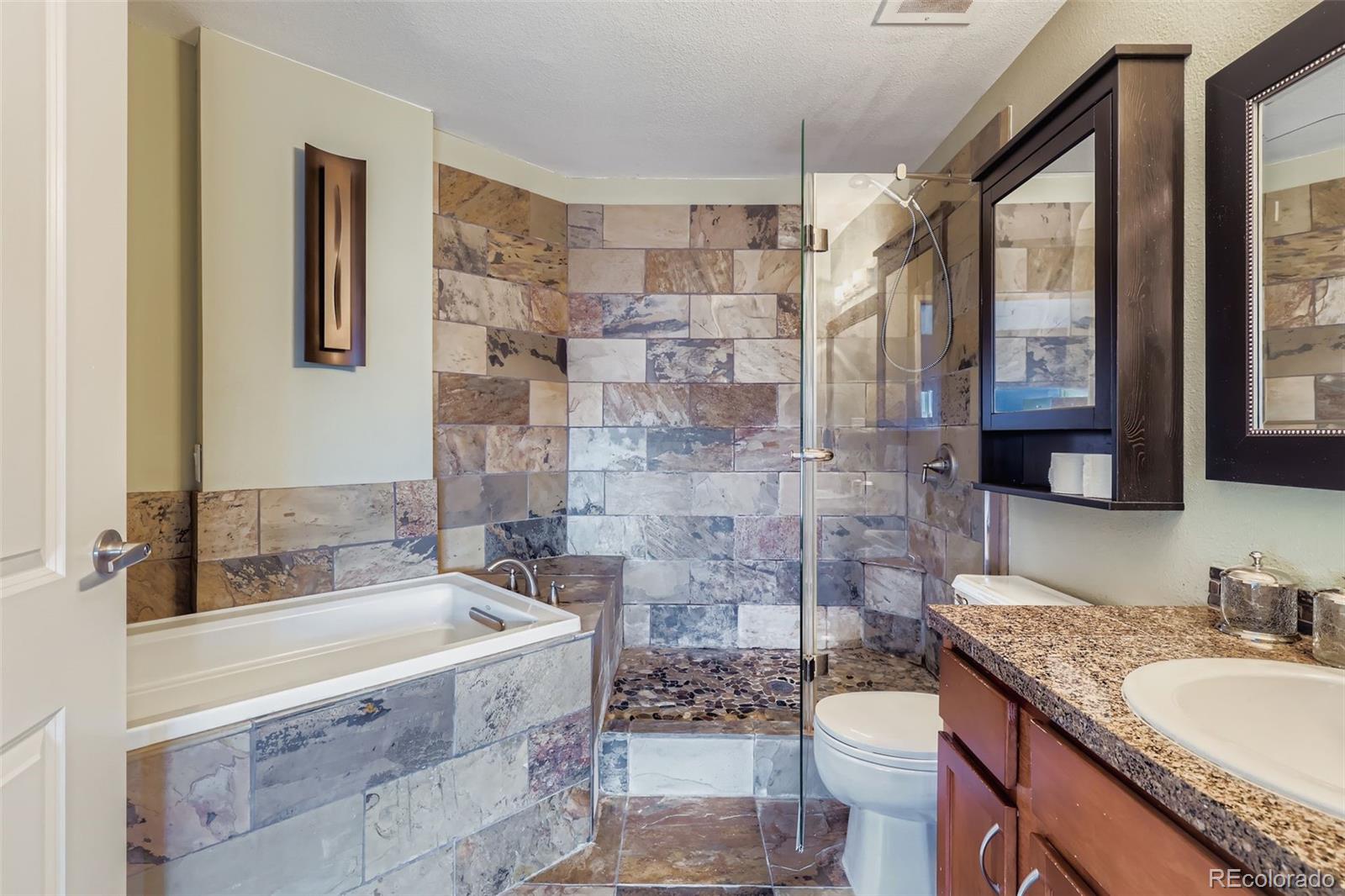 100 Park Avenue W 606