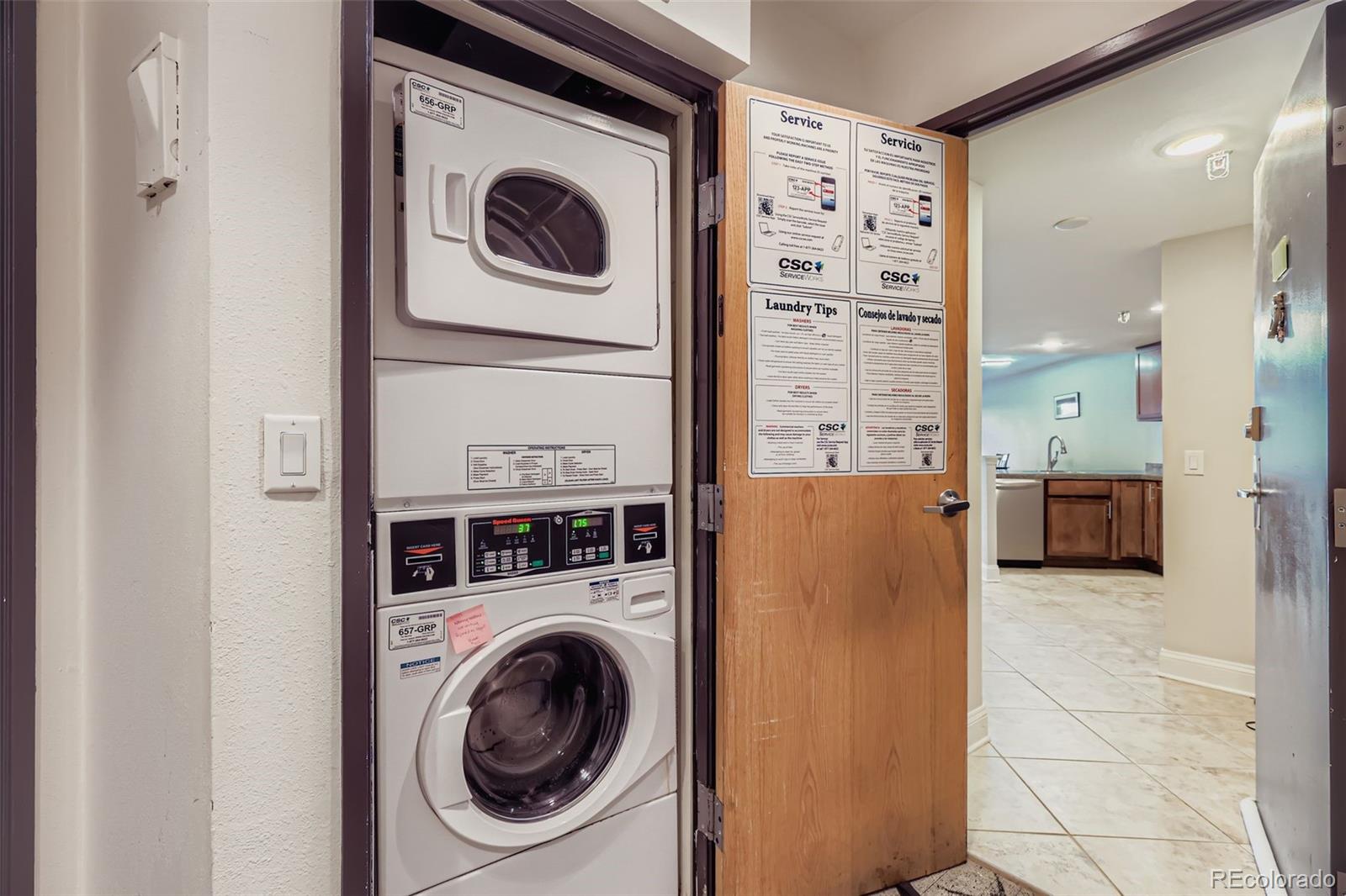 100 Park Avenue W 606