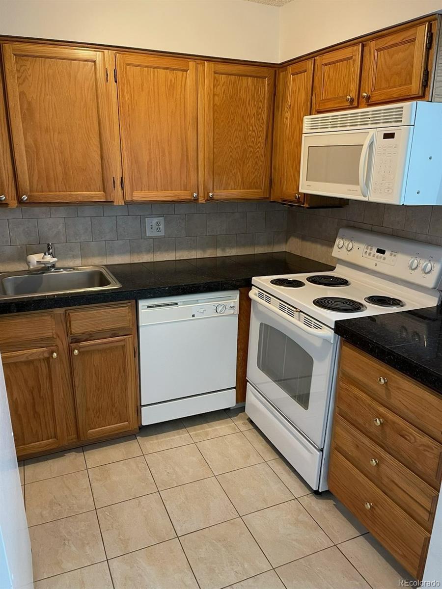 11901 E Harvard Avenue 203