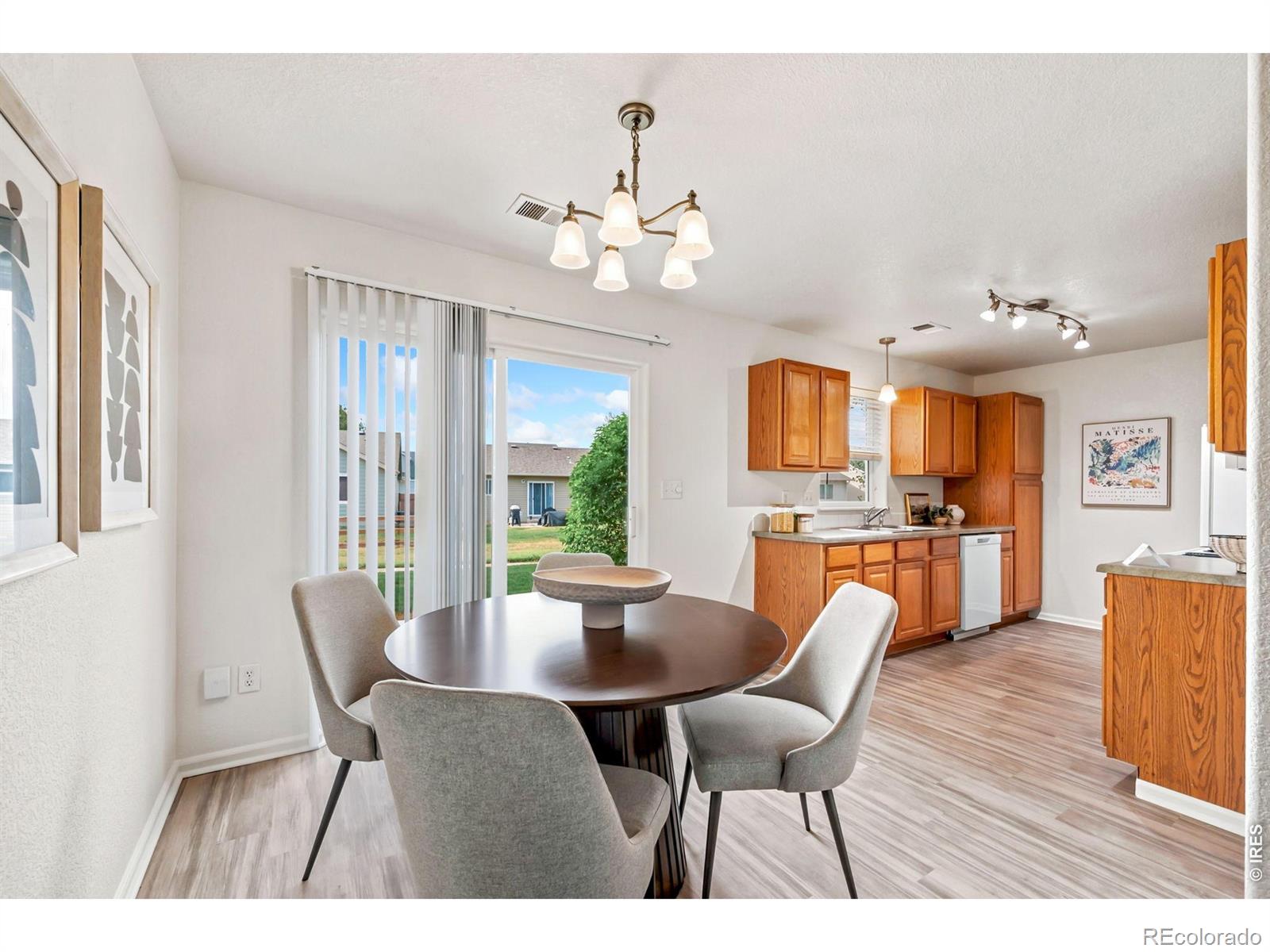 802 Waterglen Drive E21