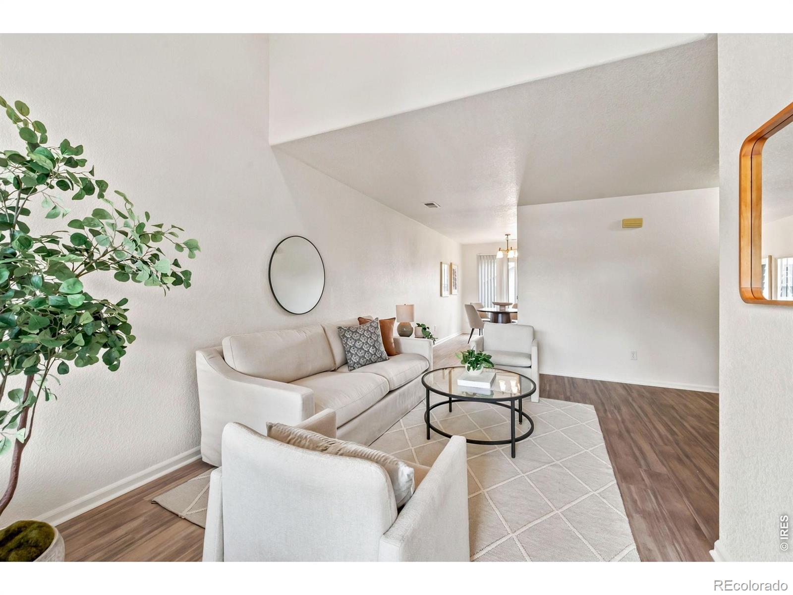 802 Waterglen Drive E21