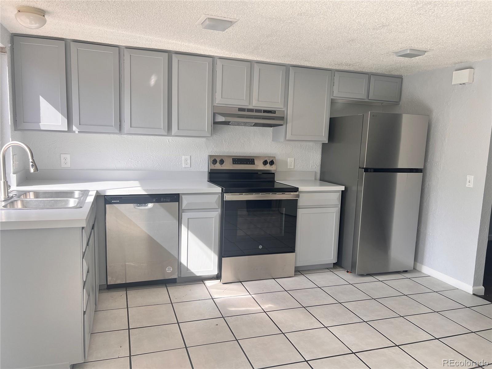 3561 S Kittredge Street B