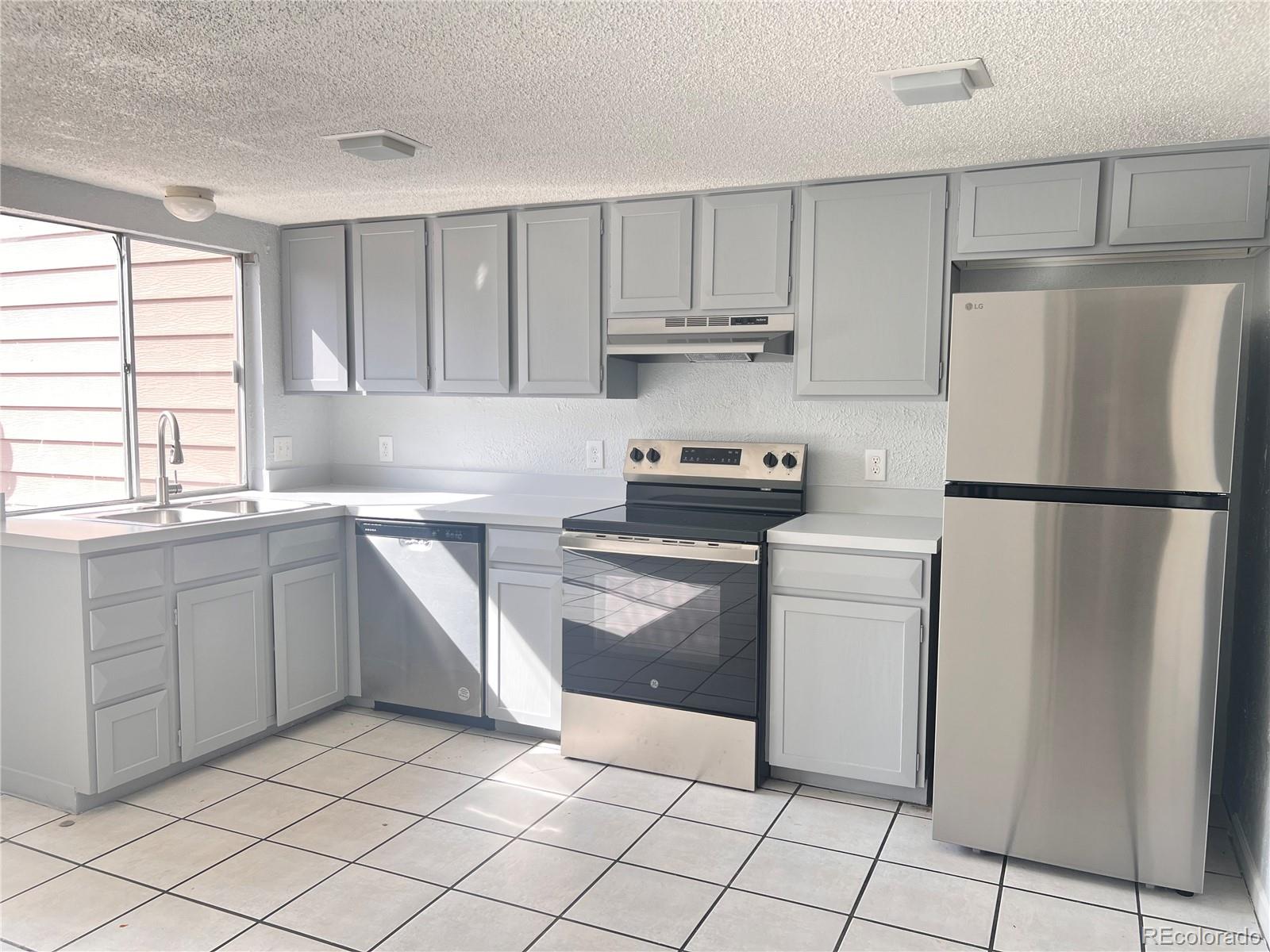 3561 S Kittredge Street B