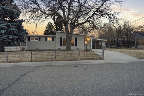 Photo of 8202 W 59th Avenue, Arvada, CO 80004 (MLS # 8351224)