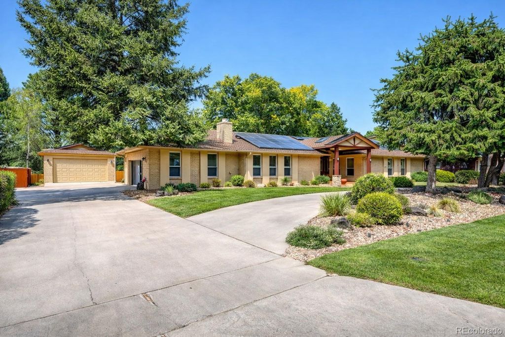 Photo of 2429 S Chase Lane, Lakewood, CO 80227 (MLS # 7431451)