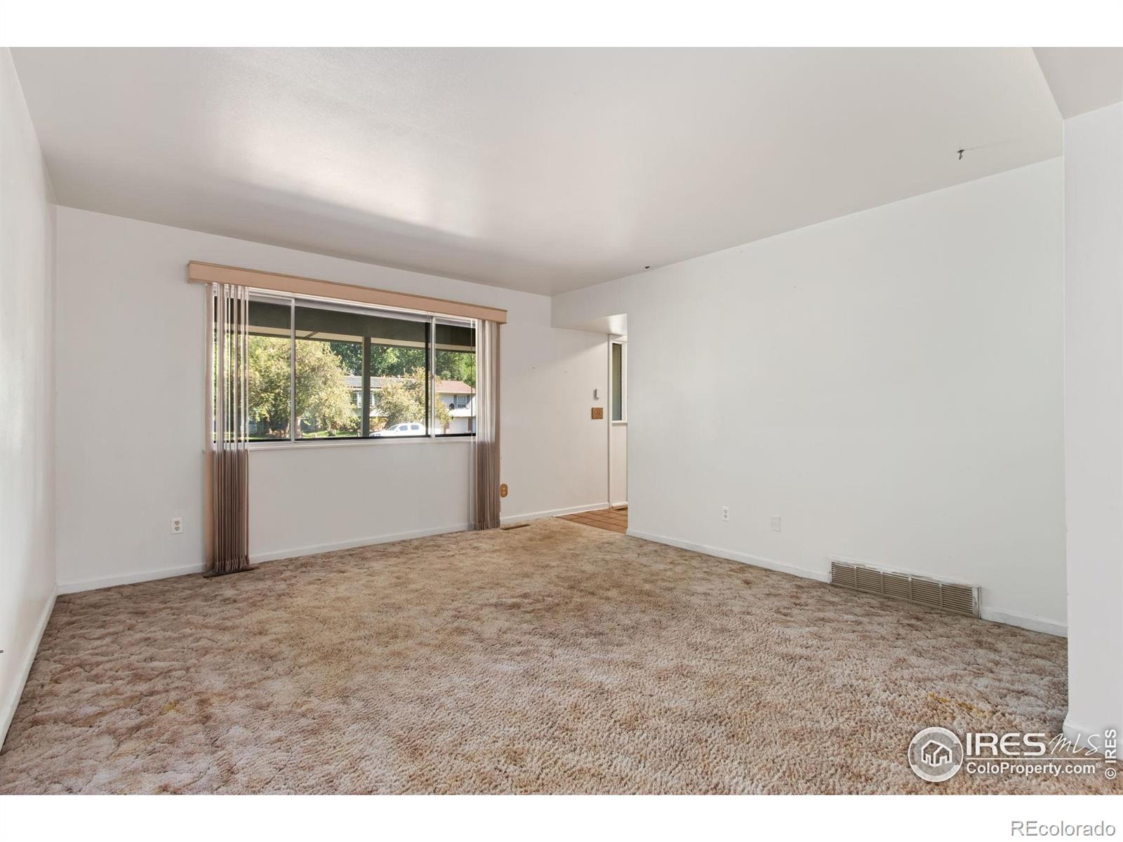 431 W Swallow Road
