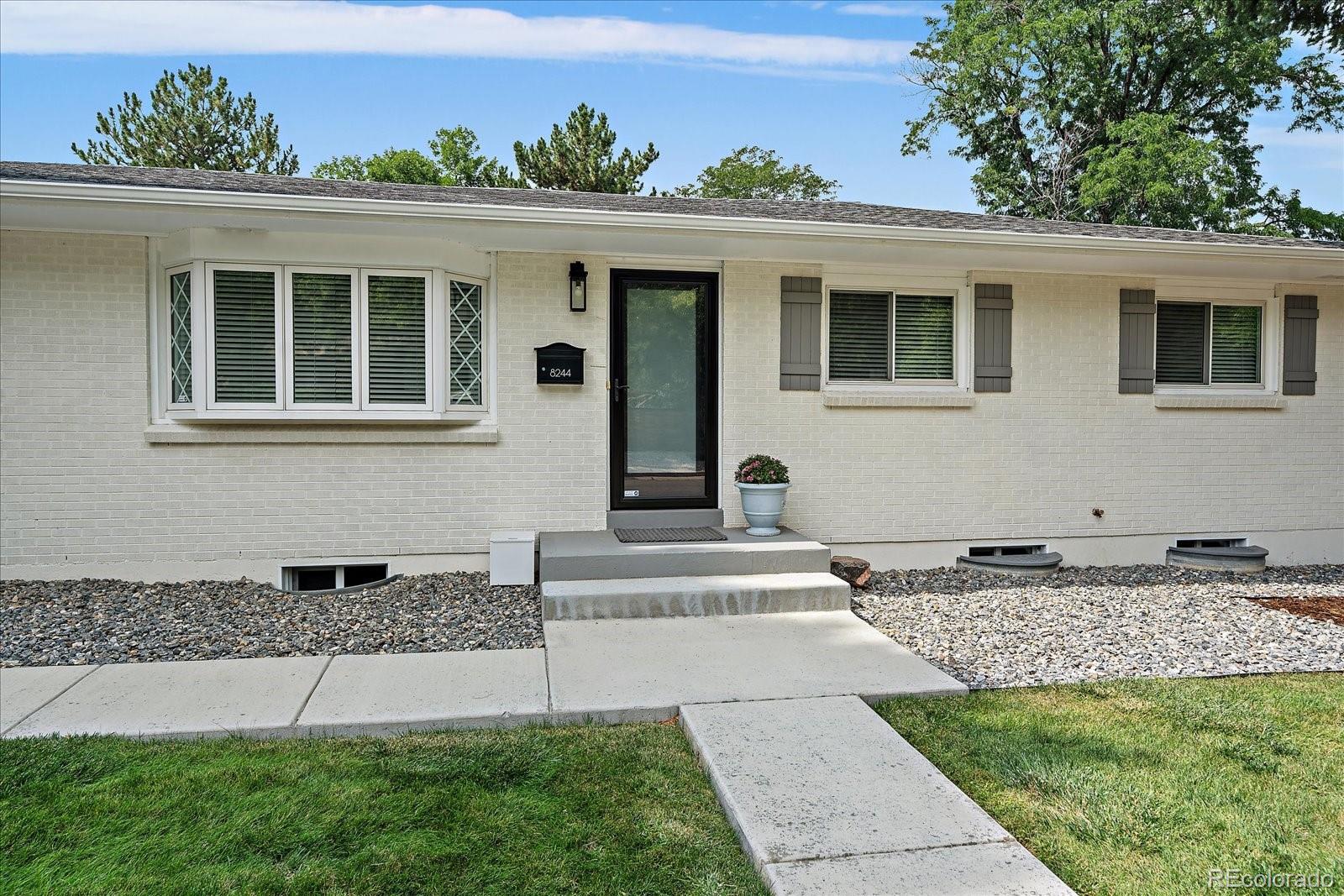 8244 E Kenyon Drive