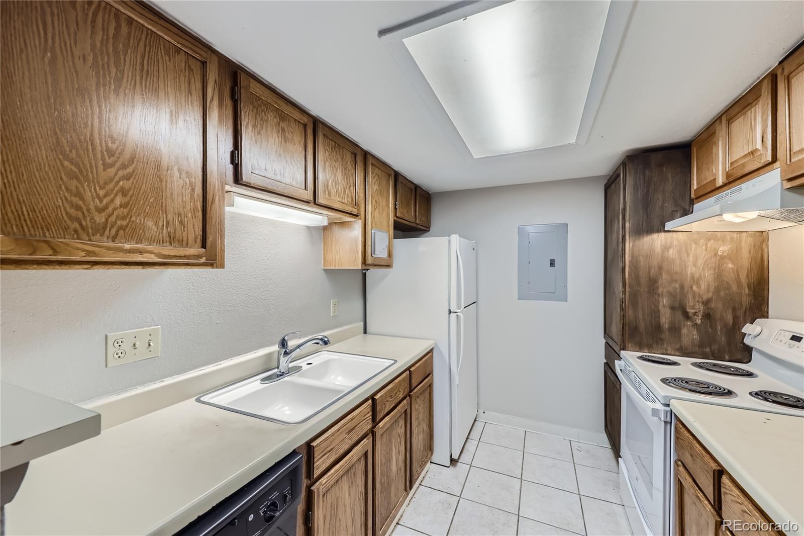 18034 E Ohio Avenue 103