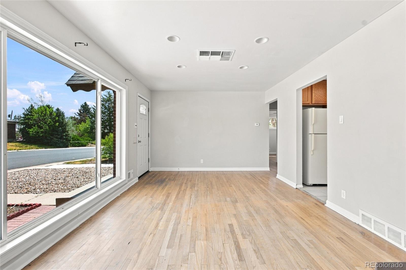 1476 E 111th Place