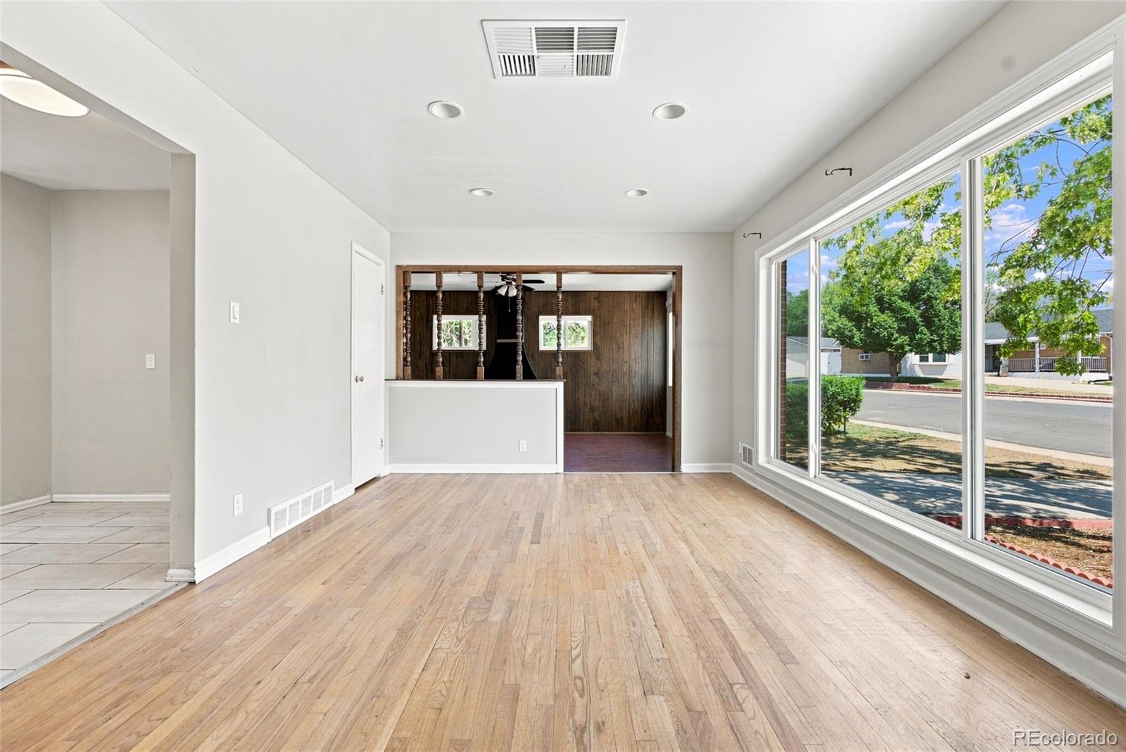 1476 E 111th Place