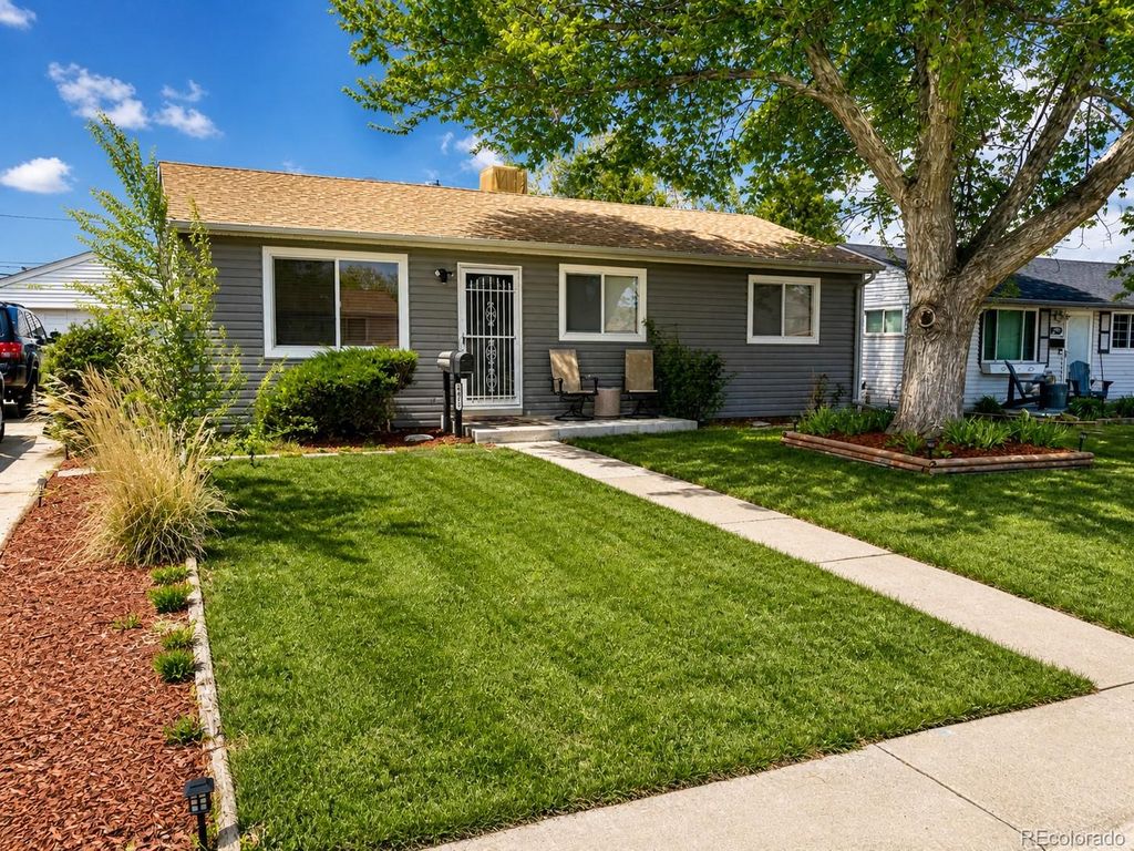 Photo of 3915 S Jason Street, Englewood, CO 80110 (MLS # 8887319)