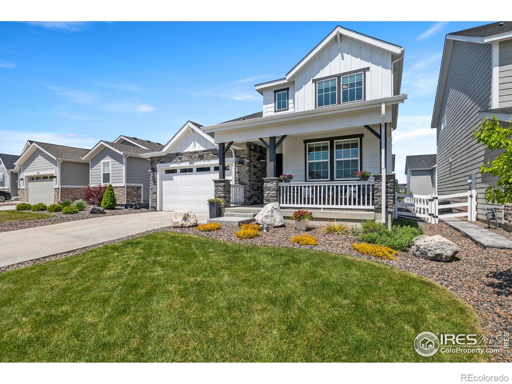 Photo of 1923 High Plains Drive, Longmont, CO 80503 (MLS # IR1043421)