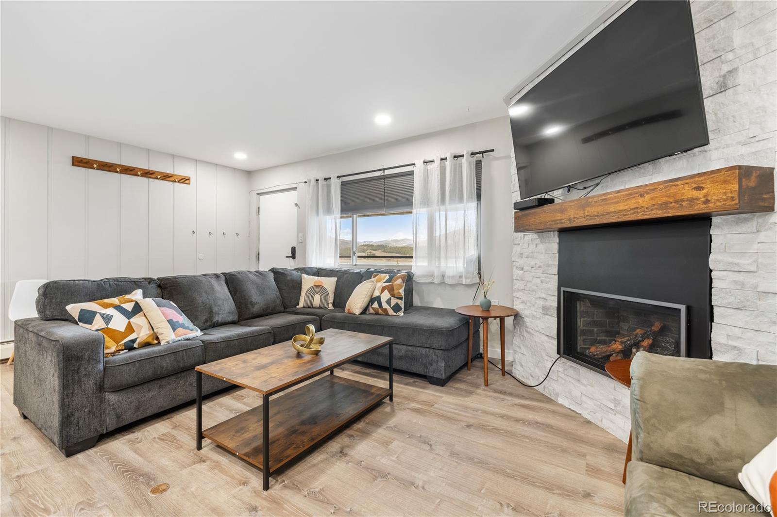 370 E La Bonte Street 502