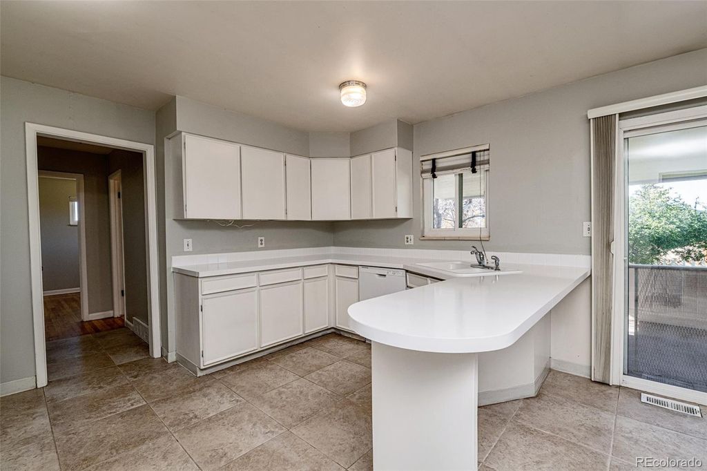 Photo of 13105 E 5th Avenue, Aurora, CO 80111 (MLS # 8865067)