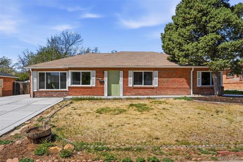 Photo of 779 Scranton Street, Aurora, CO 80011 (MLS # 5227286)