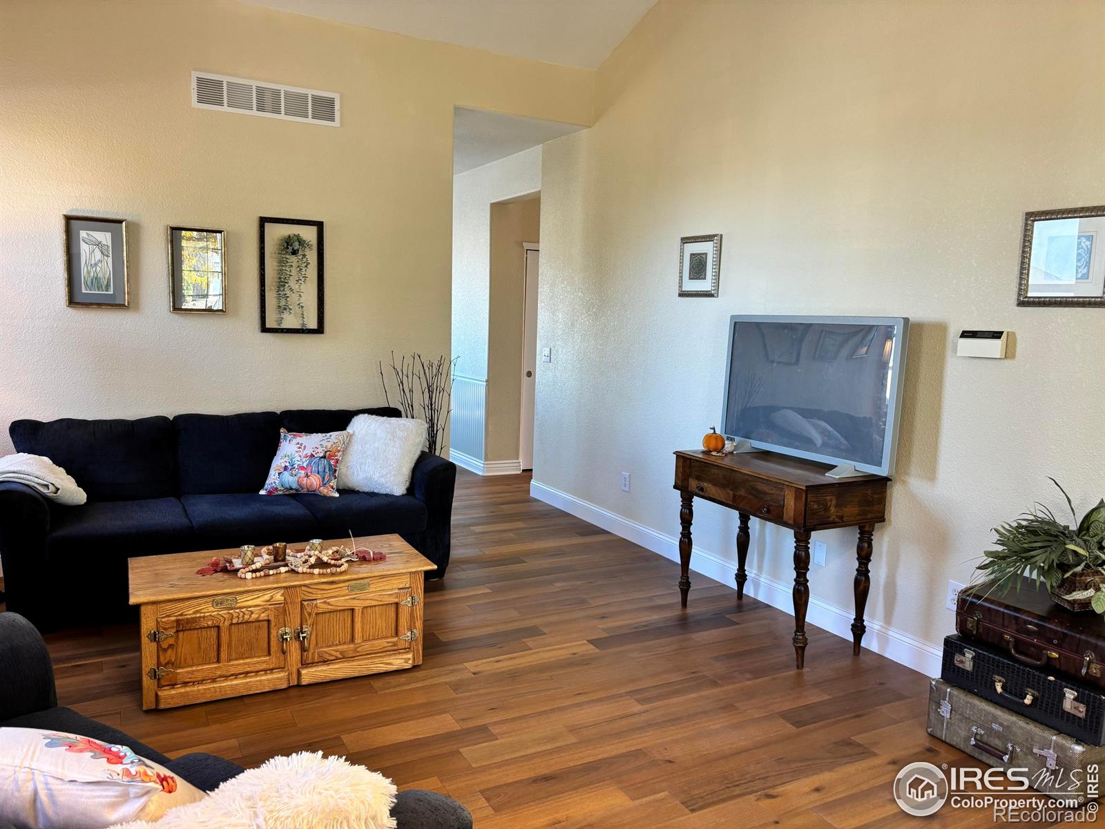 5965 Thistle Ridge Avenue