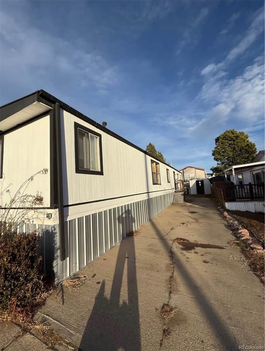 Photo 1 of 18 — 2100 W 100th Avenue, Thornton, CO 80229