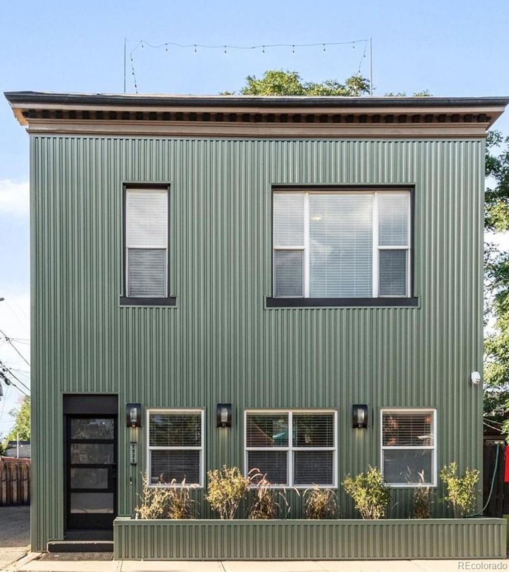 Photo of 1521 E 29th Avenue, Denver, CO 80205 (MLS # 9487612)