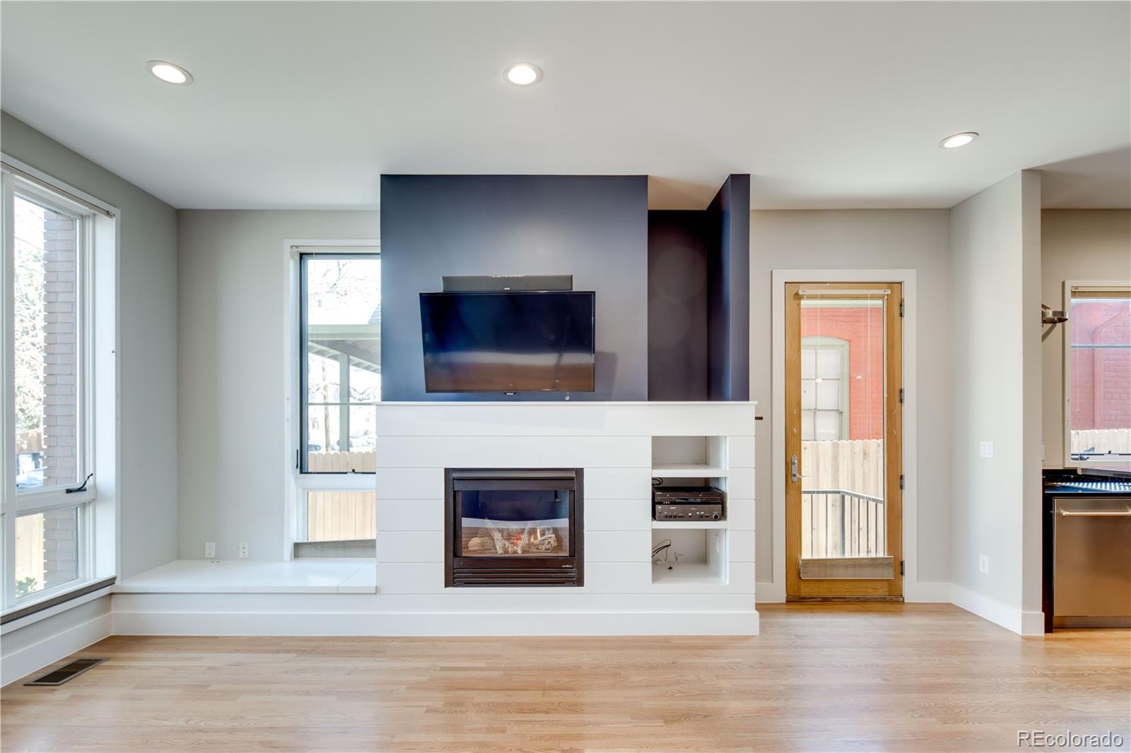 2536 Glenarm Place