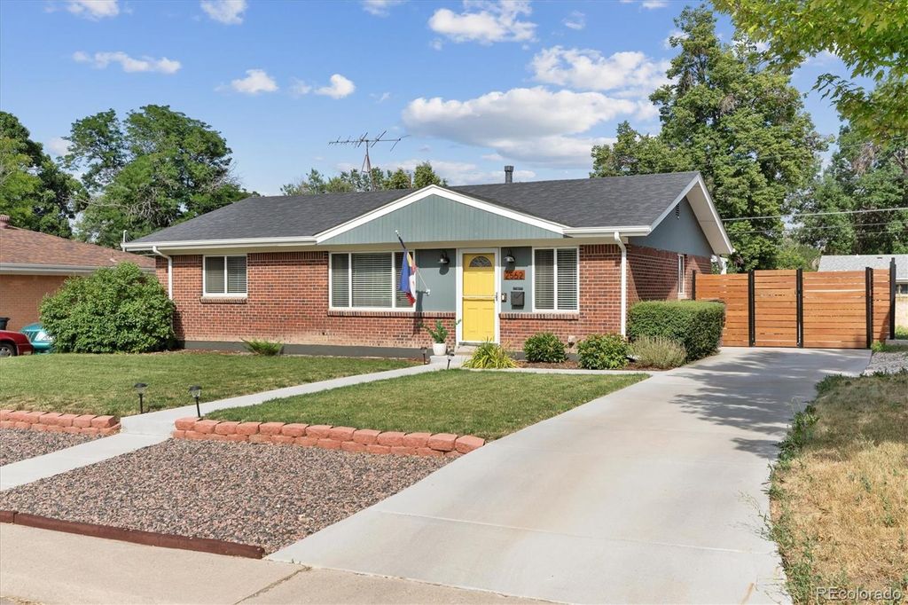 Photo of 2562 S Quitman Street, Denver, CO 80219 (MLS # 8476240)