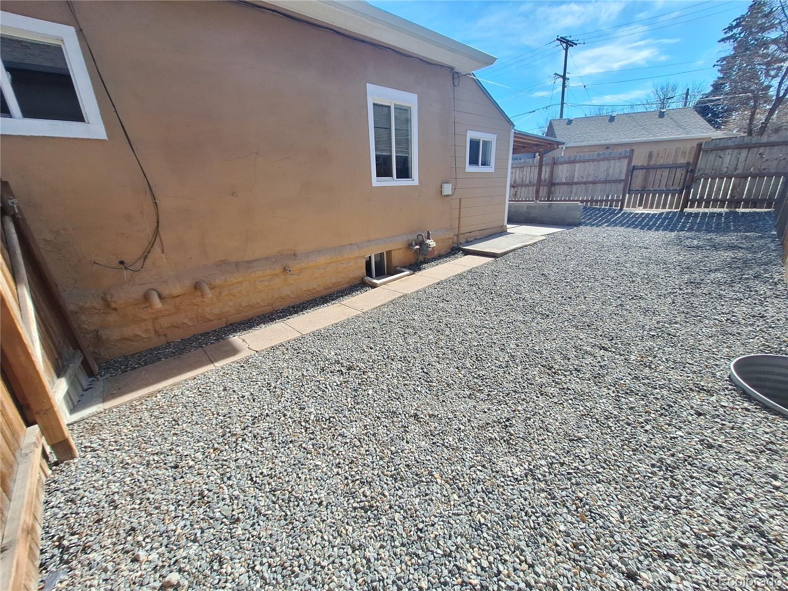 1594 W Alameda Avenue