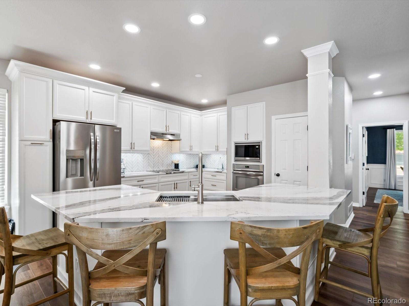 3043 W 109th Place
